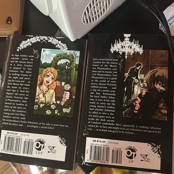 Black Butler Manga 1&2 - Picture 2 of 4